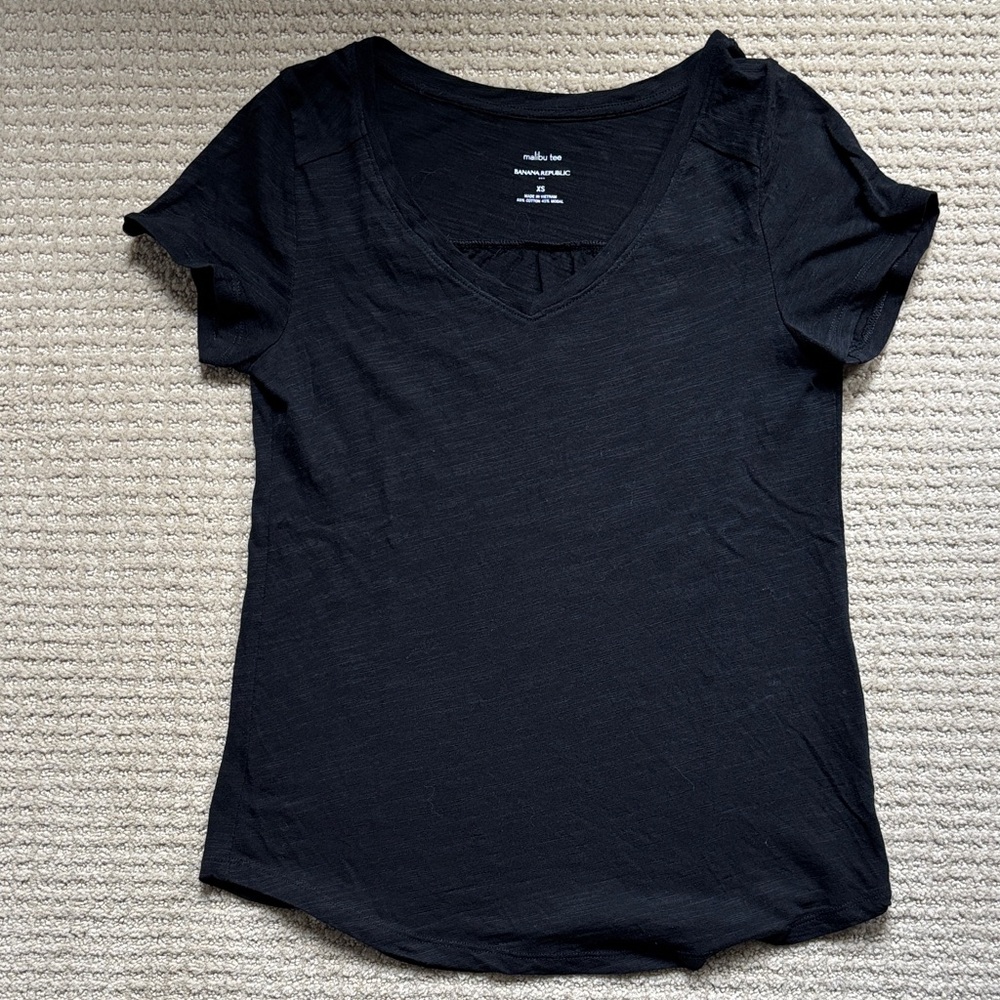 Banana Republic Black V-Neck Short Sleeve Tee